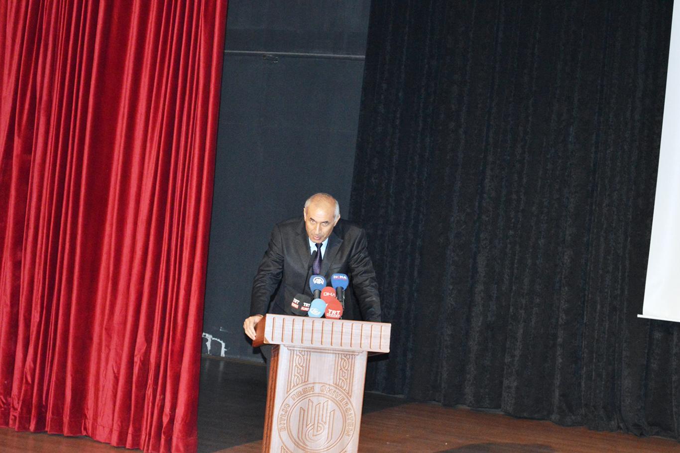 “Bitlisli bir ilim ve bilim adamı olarak Prof. Dr. Fuat Sezgin” “Bitlisli bir ilim ve bilim adamı olarak Prof. Dr. Fuat Sezgin”